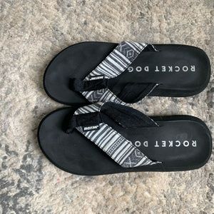 5 for $25 sale!! Rocket Dog flip-flops